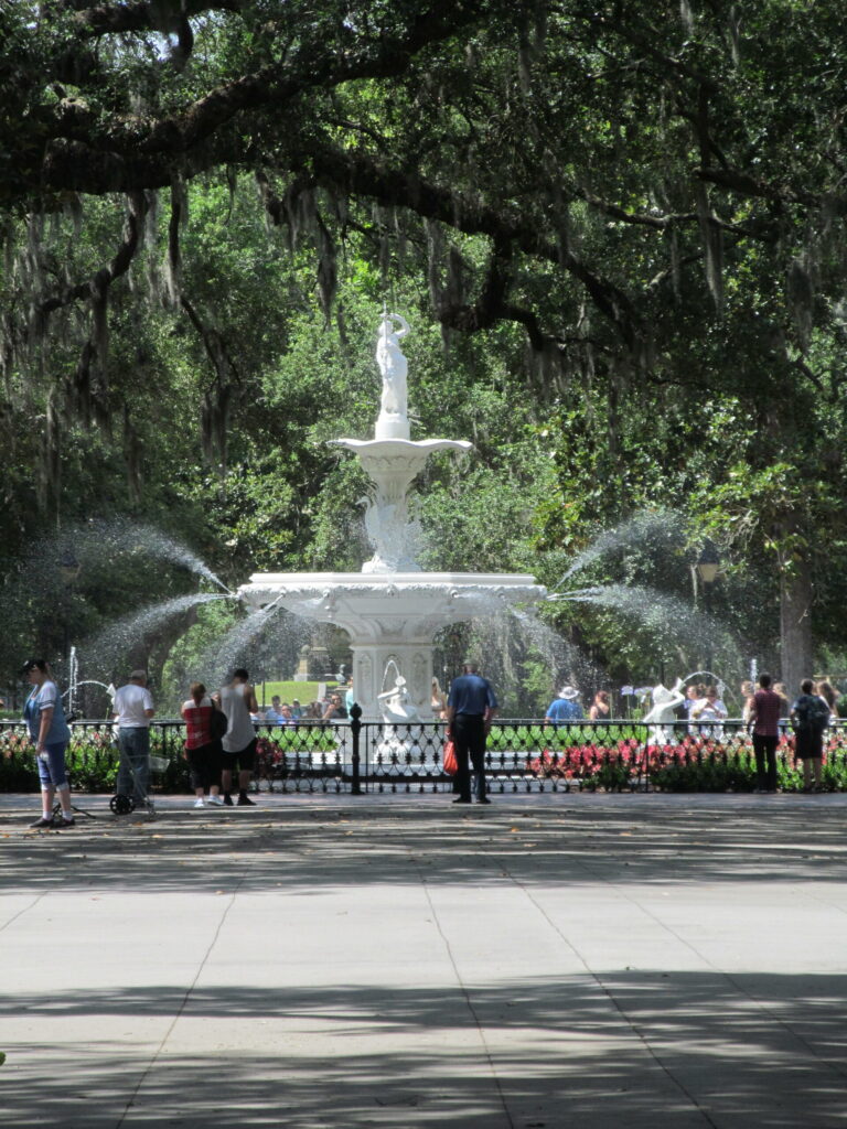 Visit Savannah's Forsyth Park, there's sugar in my tea, charlotte nc lifestyle bloggers, nc blogs