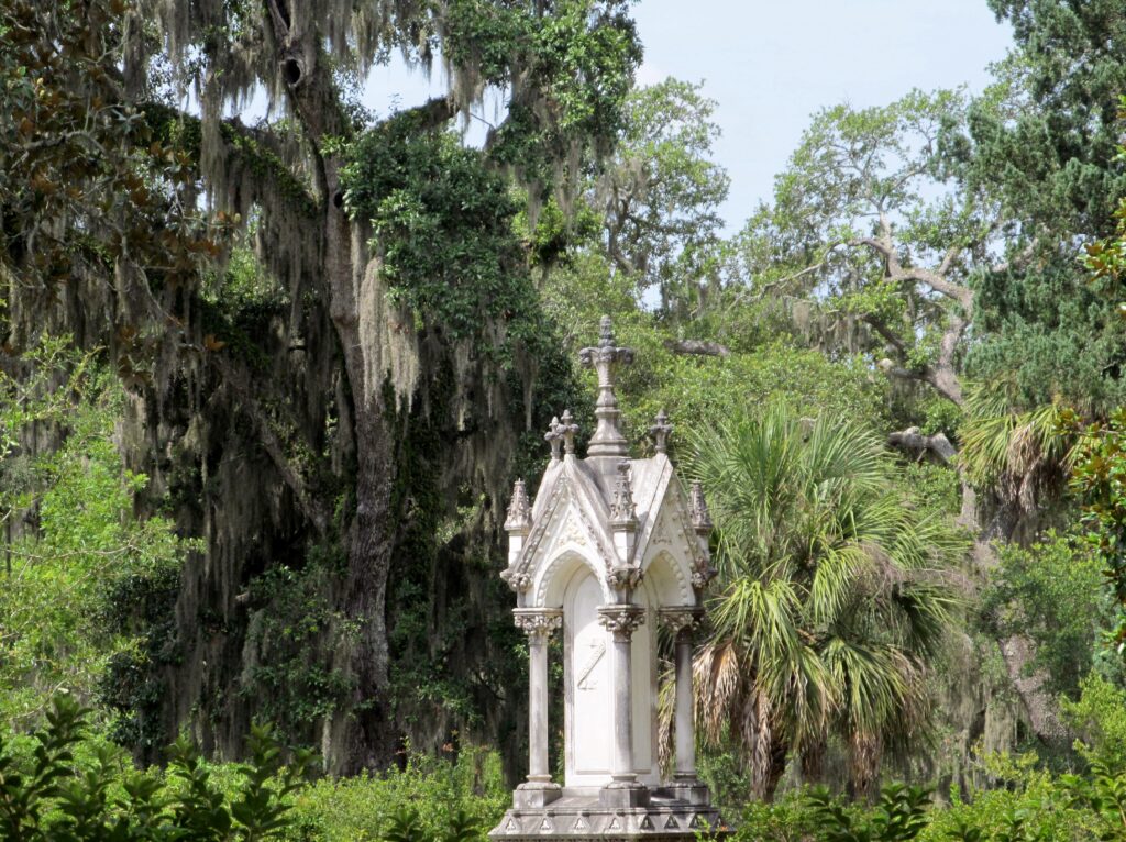 visit savannah's bonaventure cemetery, savannah ga, charlotte nc lifestyle blogger, there's sugar in my tea, nc blogs