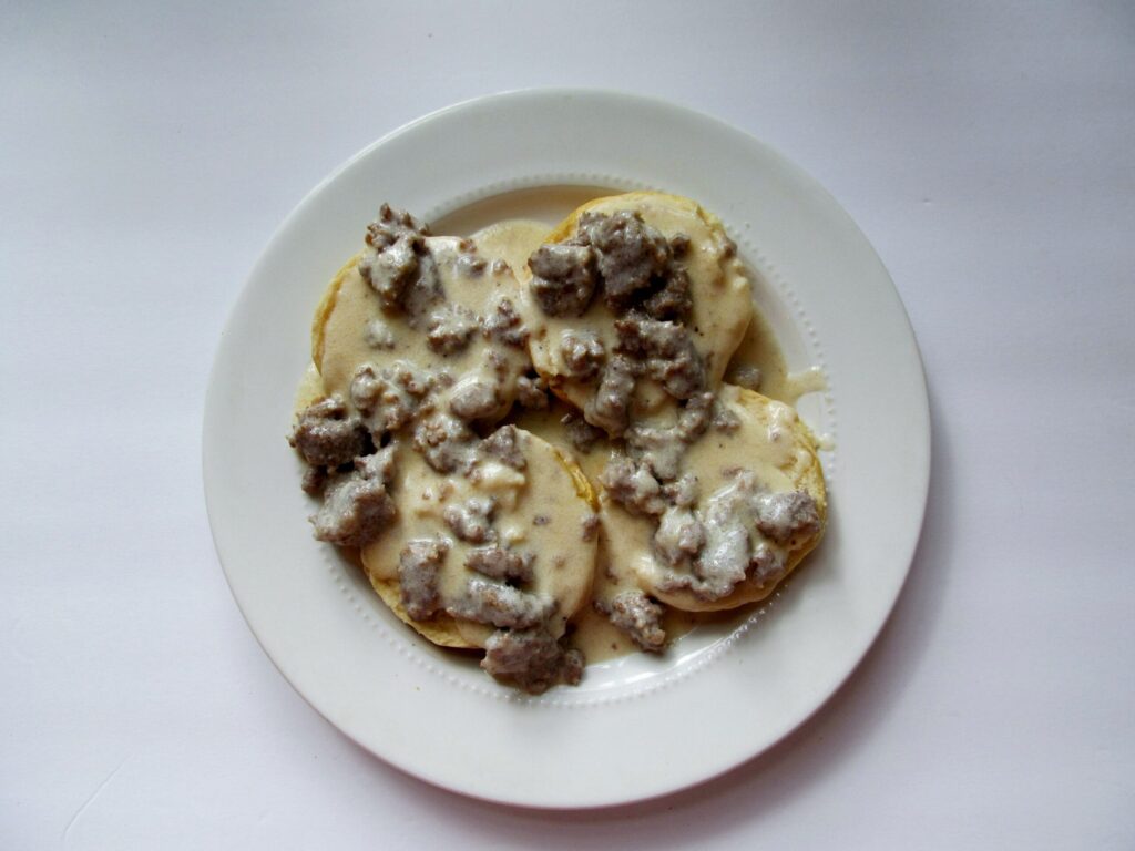 southern biscuits and gravy recipe, there's sugar in my tea, charlotte nc blogs