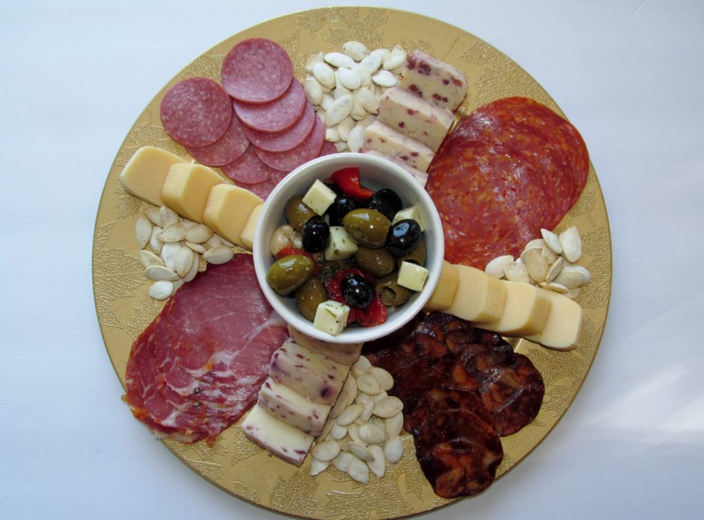 How to make a fall charcuterie plate, how to make a fall charcuterie board, date nights in quarantine